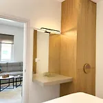 Camelia Apartment *